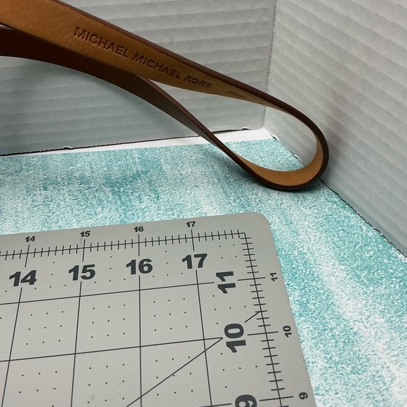 Brown Crossbody Bag‎ with Chain Detail - Picture 2 of 8